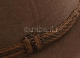 2 db retro férfi posztó kalap, jó állapotban, belső méret: 20x17 cm