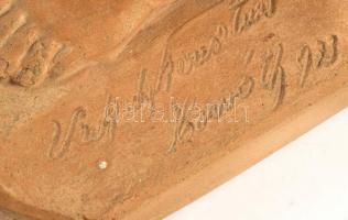 Székelykeresztúri Horváth Árpád (1898-?): Trianon allegória, 1933. Terrakotta, Jelzett, talpazat alj...