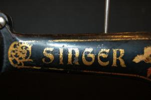 Antik Singer varrógép kiváló állapotban, teljesen működőképesen