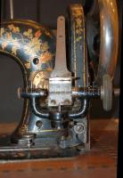 Antik Singer varrógép kiváló állapotban, teljesen működőképesen