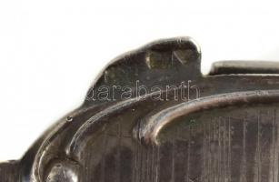 Ezüst (Ag) púderkompakt geometrikus és virág díszítéssel. Jelzett. br: 102 g, 9x8,5 cm