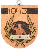 2004 - 1943 ROTÜ roham tüzér bajtársi kör emlék dr. Farkas Jenő részére. Faragott, festett fa plakett réz díszítéssel 13x14 cm
