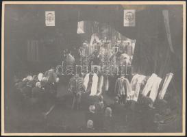 1908 Szmrecsányi Pál (1846-1908) nagyváradi püspök ravatala, hidegpecséttel jelzett fotó Divald műterméből, 13×17,5 cm