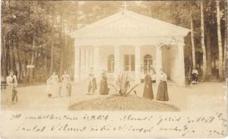 1899 Szliács, Sliac; kápolna, hölgyek / chapel, ladies. photo (EM)