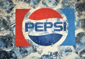 Pepsi reklám fotó. Jelzés nélkül. Lap szélén apró gyűrődésekkel, sérülésekkel. 50x70 cm