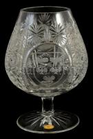 Ólomkristály nagyméretű konyakos pohár, metszett, matricával jelzett, kis karcolással, m: 19,5 cm