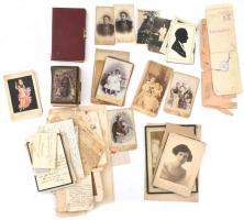 cca 1870-1910 betléri gróf Dénes család fotó és irat hagyatéka. A család tagjait és ismerősöket ábrázoló fényképek, nagyrészt feliratozva, kb 25 db fotó, részben berakóban, sok levél, okmány, irat.