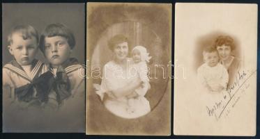 cca 1921-1924 Anya gyermekével, 5 db fotó és fotólap, egyiken kisebb szakadás, 9×14 cm