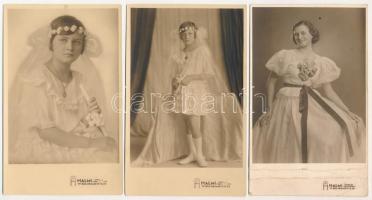cca 1930-1940 Kislányok, hölgyek, 5 db fotólap, közte színezett, egyik felületén törésnyom, 9×14 cm