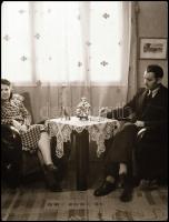 Régi lakásbelsők, bútorok, 9 db negatív kocka, különböző méretben