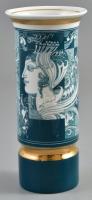 Hollóházi Szász Endre által tervezett mintával díszített porcelán váza, zöld mázzal. Matricás, jelzett, minimális kopással, m: 19,5 cm