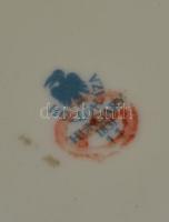 Hollóházi Szász Endre által tervezett mintával díszített porcelán váza, zöld mázzal. Matricás, jelze...