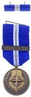 DN NATO Érem - Nem 5-ös cikkely szerinti szolgálat Br kitüntetés mellszalagon, miniatűrrel, eredeti tokban (35mm) T:1- ND NATO Medal - Non Article 5 Br decoration with ribbon and miniature ribbon, in original case (35mm) C:AU