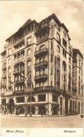 Budapest VIII. Hotel Palace szálloda, magyar zászlók. Áldor Dezső felvétele (EB)