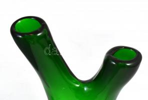 Venini jelzéssel kétnyakú zöld hutaüveg üveg váza, kis kopásnyomokkal, m: 21 cm