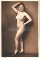 Meztelen erotikus hölgy / Erotic nude lady. photo