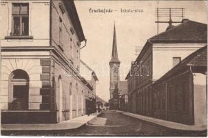 1917 Érsekújvár, Nové Zámky; Iskola utca, templom. Vasúti levelezőlapárusítás 193. / street view, church (EK)