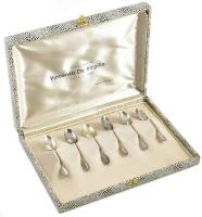 Ezüst(Ag) mokkás kanál, eredeti dobozában, jelzettek, h: 10 cm, nettó: 39 g