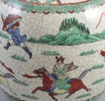 Kínai porcelán váza, kézzel festett, jelzett, hibátlan, m: 19 cm