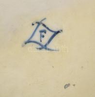 Sévres fajansz tálka réz lábakon. XIX. sz. Franciaország. Kézzel festett, jelzett, hajszálrepedéssel...