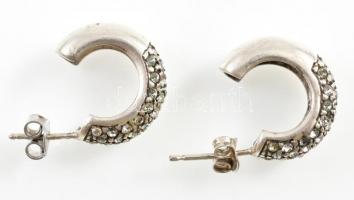 Ezüst(Ag) félköríves fülbevalópár, apró kövekkel, jelzett, d: 1,3 cm, bruttó: 5,79 g