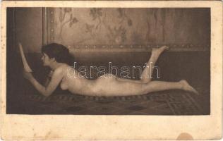 Erotic nude lady. Phot. Scheibert (fl)