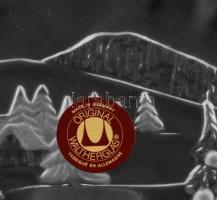 Walther kristály kínáló tálak. Formába öntött, csiszolt, jelzett. d: 24 cm, 33 cm