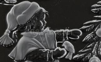 Walther kristály kínáló tálak. Formába öntött, csiszolt, jelzett. d: 24 cm, 33 cm