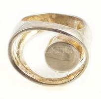 Ezüst(Ag) modern ovális gyűrű, jelzett, méret: 59, nettó: 10,77 g