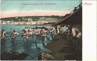 Napoli, Naples; Pescatori che tirano le reti a Via Carracciolo / fishermen pulling nets (EK)