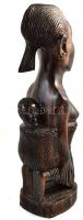 Afrikai női alak gyerekkel, faragott ébenfa szobor, m: 42 cm