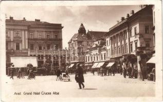 1928 Arad, Grand Hotel Crucea Alba, square, shops, automobile / szálloda, tér, Apollo, Népbank, Ideal, üzletek
