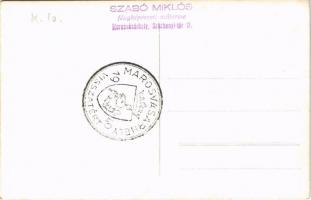 1940 Marosvásárhely, Targu Mures; bevonulás, rendőr, magyar zászlók. Szabó Miklós fényképészeti műte...