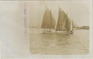 1913 Pola, Pula; Homokot szállító vitorlás / WWI Austro-Hungarian Navy, K.u.K. Kriegsmarine, sailboat transporting sand. photo (fl)