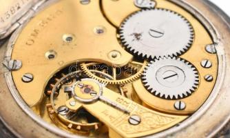 Omega zsebóra ezüst, pikkelyes tokkal, jelzett tok, jelzett szerkezet, sérült számlap  Tisztításra s...