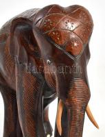 Elefánt. Faragott keményfa szobor, csont és gyöngyház betétekkel. 23 cm