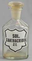 cca 1930 Sol. Xanthacridin gyógyszertári üveg, dugója szélén apró csorbával, m: 13 cm