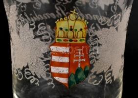 Címeres üveg pohár "Hazádnak rendületlenül légy híve oh magyar" Formába öntött, kézzel fes...