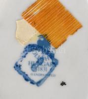 Hollóházi porcelán sirály, kézzel festett, jelzett, apró mázhibákkal. m: 21 cm