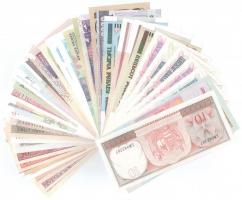 143db-os hajtatlan bankjegy tétel a világ minden tájáról T:I,I- 143pcs of unfolded banknotes lot fro...