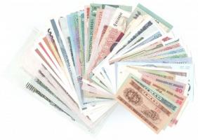 143db-os hajtatlan bankjegy tétel a világ minden tájáról T:I,I- 143pcs of unfolded banknotes lot fro...