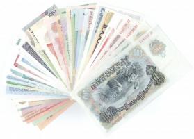 143db-os hajtatlan bankjegy tétel a világ minden tájáról T:I,I- 143pcs of unfolded banknotes lot fro...