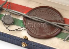 1989 A vasfüggöny egy darabja, igazolással, díszdobozban