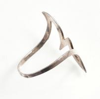 Ezüst (Ag) gyűrű m: 57, 1,1 g