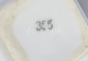 4 személyes mokkás készlet kis tálcával. Formaszámmal jelzett, matricás, kis kopásokkal