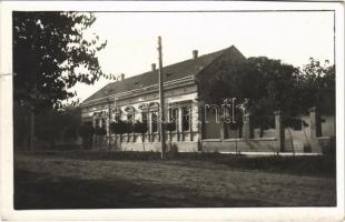 1942 Újverbász, Verbász, Novi Vrbas; utca / street view. Korell photo (kis szakadás / small tear)