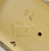 Hummel kisfiú és kislány pár. Mázas kerámia, jelzett, kopásokkal. 14,5 cm