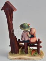 Hummel kisfiú és kislány bárányokkal. Mázas kerámia, jelzett, ragasztással 20x13 cm