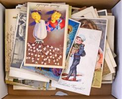 Több mint 230 db régi motívum és üdvözlő lap sok érdekességgel