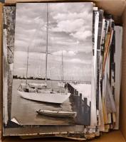 Több mint 230 db kisalakú, főleg fekete fehér magyar városképes lap az 50-60-as évekből